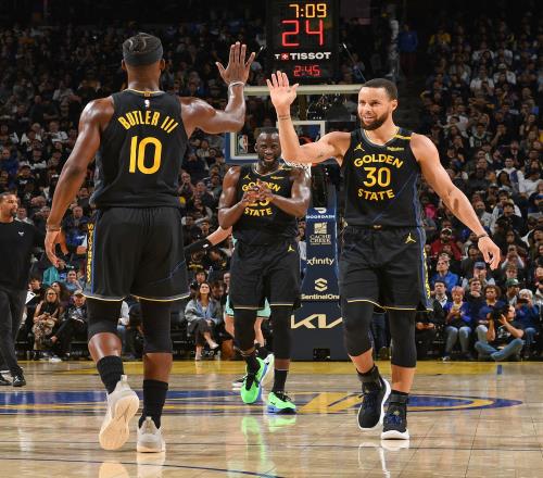 在后台做出 在后台做出