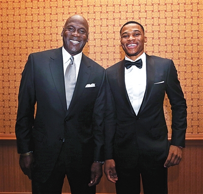 随着太阳117-98大胜，快船输球，西部最新积分榜更新：太阳坐7望6